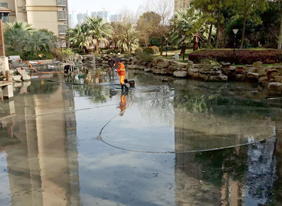 丹徒景观池淤泥清理